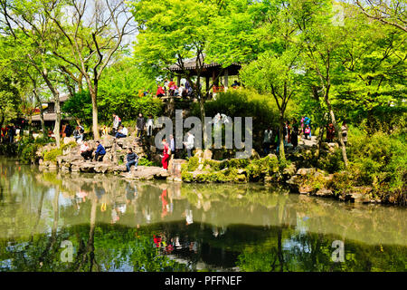 Zierpflanzen exotischen Gärten für Wohnen und Freizeit, Pavillions, Eingänge, saisonale Adjstments, Weite Bonzai colletion, Suzhou, Jiangsu, China Stockfoto