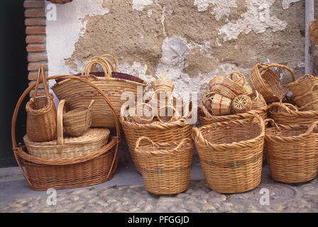 Spanien, Granada, gewebte Flechtwaren einen typischen Urlaubssouvenir. Stockfoto