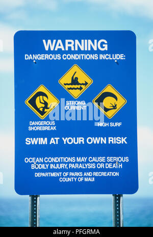 Blaues Schild Warnung vor Schwimmen gefahren Stockfoto