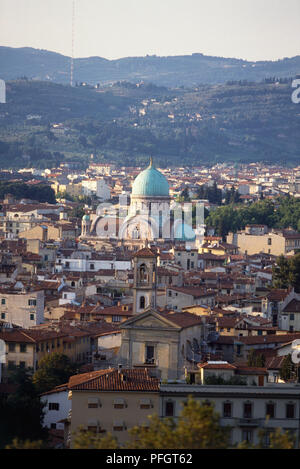 Italien, Florenz, Stadtbild von Dom dominiert, gesehen von der Piazzale Michelangelo. Stockfoto