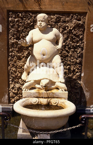 Italien, Florenz, die Boboli Gärten, Bacchus Brunnen, der römische Gott des Weines auf dem Rücken einer Schildkröte. Stockfoto