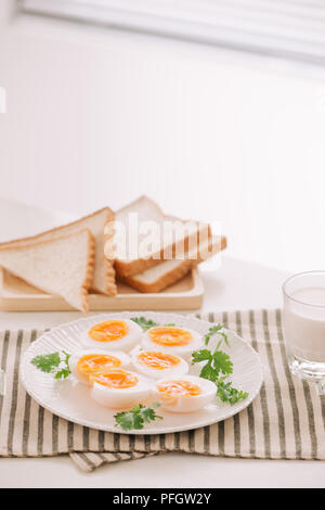 Verschiedene Arten des Kochens huhn eier. Frühstück mit Eiern. Stockfoto