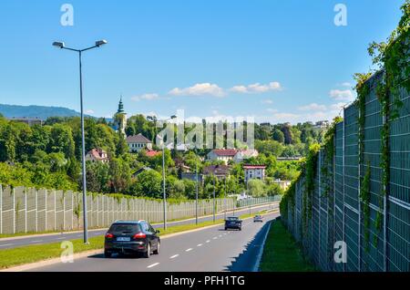 BIELSKO-BIALA, Polen - 13. MAI 2018: Blick auf die Stadt Bielsko-Biala in Polen. Stockfoto