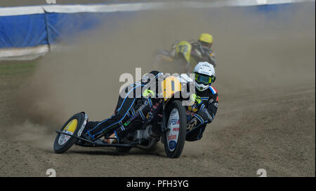 Seitenwagen gras Anschluss Treiber William Matthijssen mit Sandra Mollema in de Seitenwagen während der Rennen für die FIM-langer Track WM-Finale 4. Stockfoto