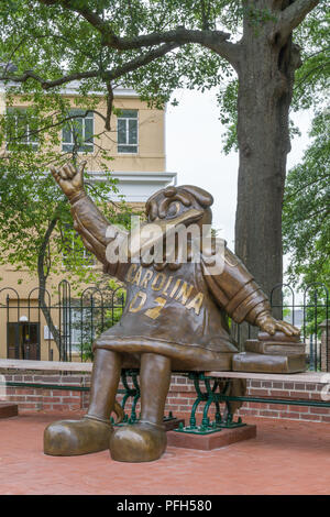 COLUMBIA, SC/USA Juni 5, 2018: Die kampfhahn Maskottchen Statue auf dem Campus der Universität von South Carolina dreist. Stockfoto