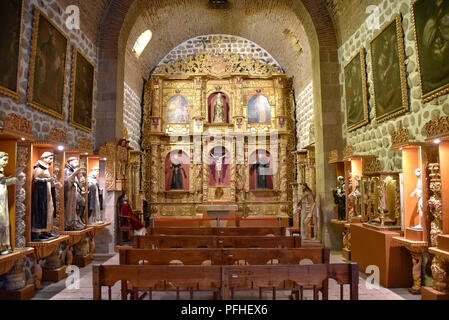 Reich verzierten goldenen Schrein in der Kapelle der Casa Real de la Moneda Museum (MINT) in Potosi, Bolivien Stockfoto