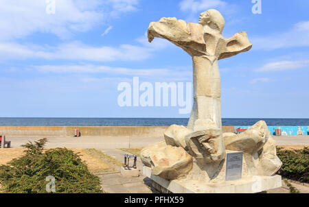 Gdynia - ein Denkmal für Fischer und Seeleute, die im Meer war, starb. 1988 an der Strandpromenade in Gdingen platziert Stockfoto