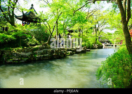 Zierpflanzen exotischen Gärten für Wohnen und Freizeit, Pavillions, Eingänge, saisonale Adjstments, Weite Bonzai colletion, Suzhou, Jiangsu, China Stockfoto