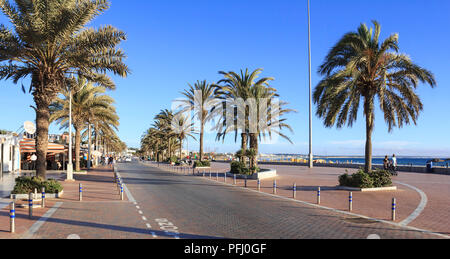 Promenade am Strand von Agadir, Marokko Stockfoto