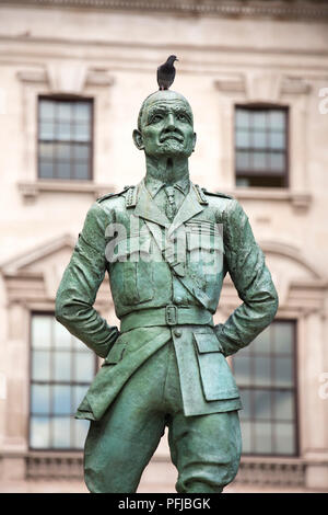 Eine Statue von Jan Christian Smuts, Südafrikanischen und Britischen Commonwealth, Staatsmann, Heerführer und Philosoph, in Westminster, London, Großbritannien. Stockfoto