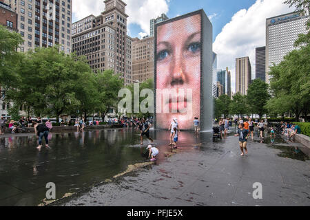 Crown Fountain, der katalanische Künstler Jaume Plensa, in Millennium Park Chicago; Osten Randolph Street. Stockfoto