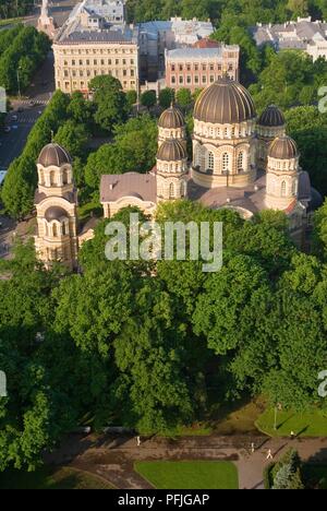 Lettland, Riga, erhöhten Blick auf Geburt Christi Kathedrale, von Reval Hotel Latvija gesehen Stockfoto