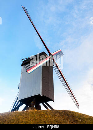 Sint-Janshuismolen Mühle mahlen von Getreide in ihrer ursprünglichen Lage seit 1770 - Brügge, Belgien Stockfoto
