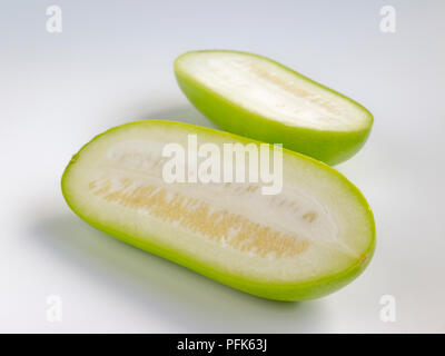 Thai Wassermelone, in zwei Scheiben schneiden, close-up Stockfoto