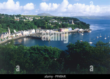 Großbritannien, Schottland, Isle of Mull, Tobermory Bay, Blick über den Hafen Stockfoto