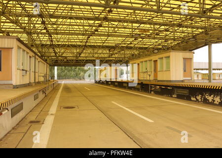 Ehemalige Grenzstation Marienborn bei Helmstedt zwischen West- und Ostdeutschland in Sachsen Anhalt. Heute Gedenkstätte der deutschen Teilung. Stockfoto