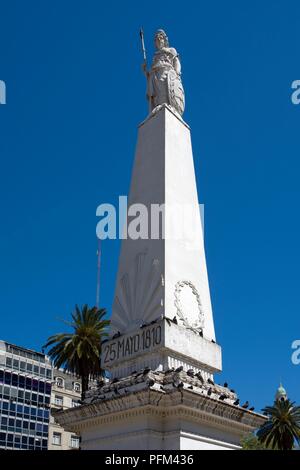 Argentinien, Buenos Aires, Plaza de Mayo, Piramide de Mayo (Pyramide), Denkmal zur Erinnerung an die 1810 Revolution Stockfoto