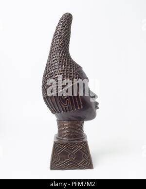 Eine Replik Kopf der Königin Mutter von Benin (Iyoba) aus Bronze Stockfoto