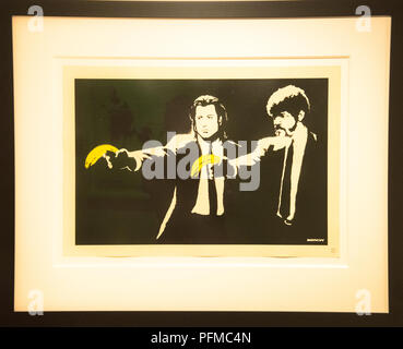 "Pulp Fiction" von Banksy bei Exposition an MOCO Museum in Amsterdam, Holland Stockfoto