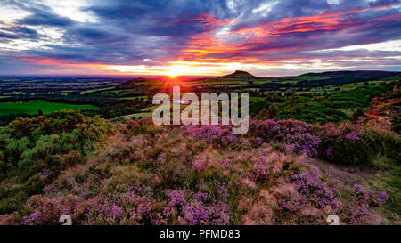 Sonnenuntergang am Roseberry Topping, North Yorkshire Stockfoto