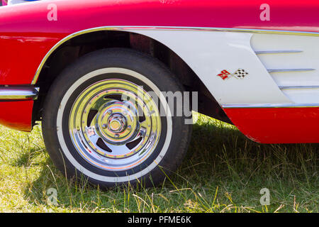 Rad und Kotflügel von einem Chevrolet Corvette in Tatton Park American Car Show Stockfoto