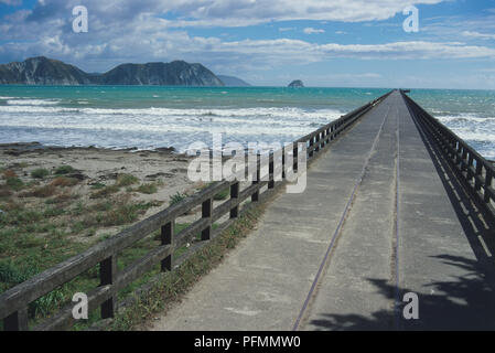 Neuseelands längster Wharf von Tolaga Bay, North Island, Stockfoto