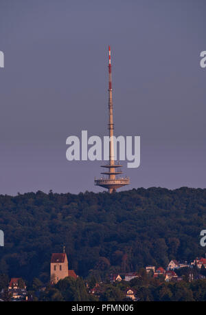 Telecommunication Tower im Abendlicht, Wangener Höhe, Stuttgart, Baden-Württemberg, Deutschland Stockfoto