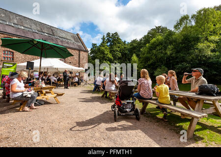 Dean Heritage Center und das Museum im Wald von Dean Hosts eine Blaskapelle Sonntag Nachmittag mit cinderford Band Stockfoto