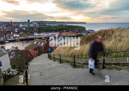 199 Schritte in Whitby, North Yorkshire. Stockfoto