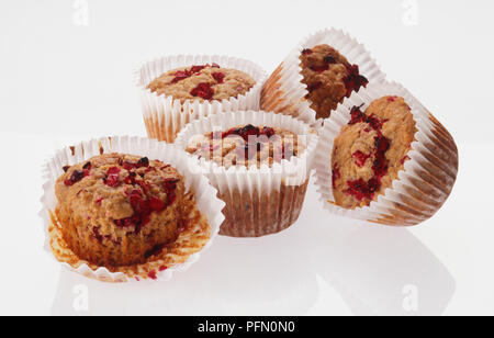 Fünf cranberry Muffins in Papier Fällen Stockfoto