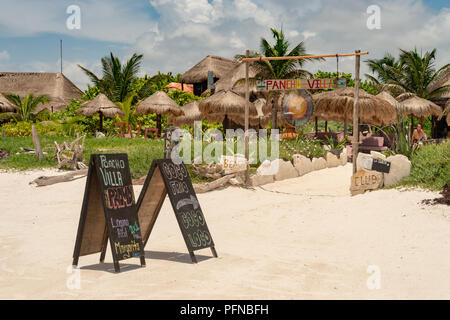 Tulum, Mexiko - 12. August 2018: Pancho Villa Hotel am Strand von Tulum. Stockfoto