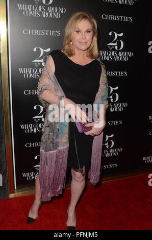 Beverly Hills, Ca. 21 Aug, 2018. Kathy Hilton auf der 'Was Rund herum kommt" 25-jähriges Jubiläum Auktion Vorschau Was Geht rund um Boutique in Beverly Hills, Kalifornien am 21. August 2018 kommt. Quelle: David Edwards/Medien Punch/Alamy leben Nachrichten Stockfoto