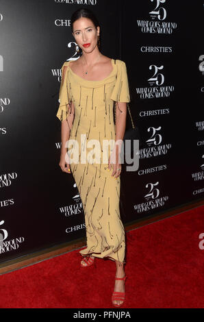 Beverly Hills, Ca. 21 Aug, 2018. Kylee Campbell an der 'Was Rund herum kommt" 25-jähriges Jubiläum Auktion Vorschau Was Geht rund um Boutique in Beverly Hills, Kalifornien am 21. August 2018 kommt. Quelle: David Edwards/Medien Punch/Alamy leben Nachrichten Stockfoto