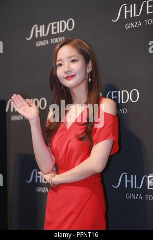 Seoul, Korea. 22 Aug, 2018. Park Min-Young und Kim Chung Ha für eine Marke Kosmetik Produkt, Korea am 22. August 2018. (China und Korea Rechte) Credit: TopPhoto/Alamy leben Nachrichten Stockfoto