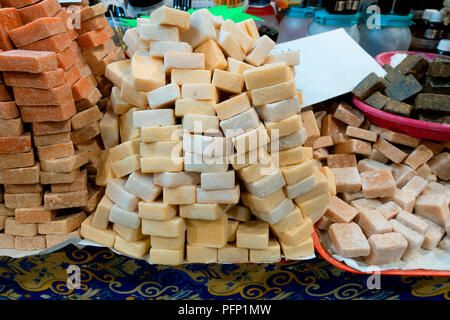 Shop Verkauf von Sandelholz Pillen gute Atmosphäre zu schaffen oder Glück anzuziehen. Stockfoto