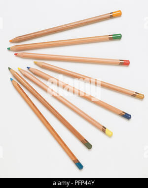 8 Buntstifte, Ansicht von oben. Stockfoto