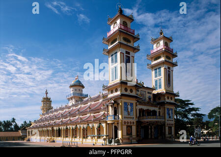 Vietnam, Tay Ninh, Cao Dai Heiliger Stuhl (Cao Dai Tempel) Stockfoto