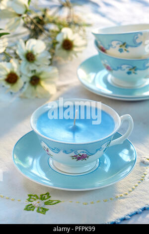 Blue Cup Kerze Stockfoto