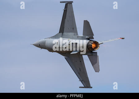 Lockheed Martin F-16 Kampfflugzeug Falcon auf der Farnborough International Airshow der 480th Fighter Squadron aus Spangdahlem Stockfoto