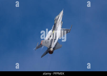 Lockheed Martin F-16 Kampfflugzeug Falcon auf der Farnborough International Airshow der 480th Fighter Squadron aus Spangdahlem Stockfoto
