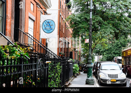 New York City, USA - 21. Juni 2018: Actors Studio Gebäude in West 44th in Höllen Küche Stockfoto