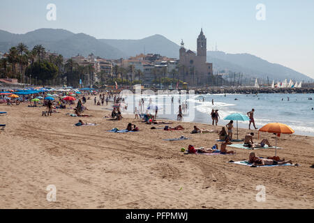 Platja De La Ribera Strand in Sitges, Spanien Stockfoto