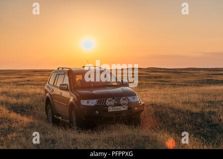 SUV Mitsubishi Pajero Sport, Kalmückien, Russland. August 3, 2018 Stockfoto