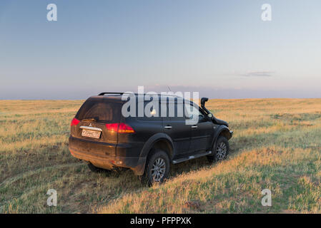 SUV Mitsubishi Pajero Sport, Kalmückien, Russland. August 3, 2018 Stockfoto