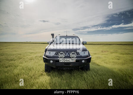 SUV Mitsubishi Pajero Sport, Kalmückien, Russland. August 3, 2018 Stockfoto