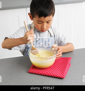 Die weiße Schokolade Trüffel, junge Mischen weiße Schokolade Mischung, 4 Jahre Stockfoto