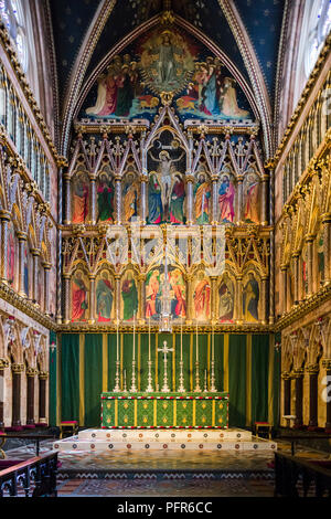 Alle Heiligen, Margaret Street, London, 1850 von Architekt William Butterfield, einem wichtigen Kirche des Gothic Revival in Großbritannien. Stockfoto