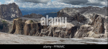 Piz Ciavazes vom Sass Pordoi in die italienischen Dolomiten Stockfoto