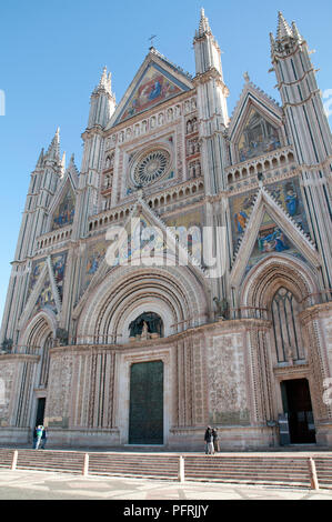 Italien, Umbrien, Orvieto, Italien, Dom von Orvieto, gotische Fassade des 14.jahrhunderts Römisch-katholische Kathedrale Stockfoto