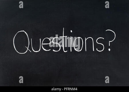 Das Wort 'Fragen' auf eine Tafel geschrieben Stockfoto